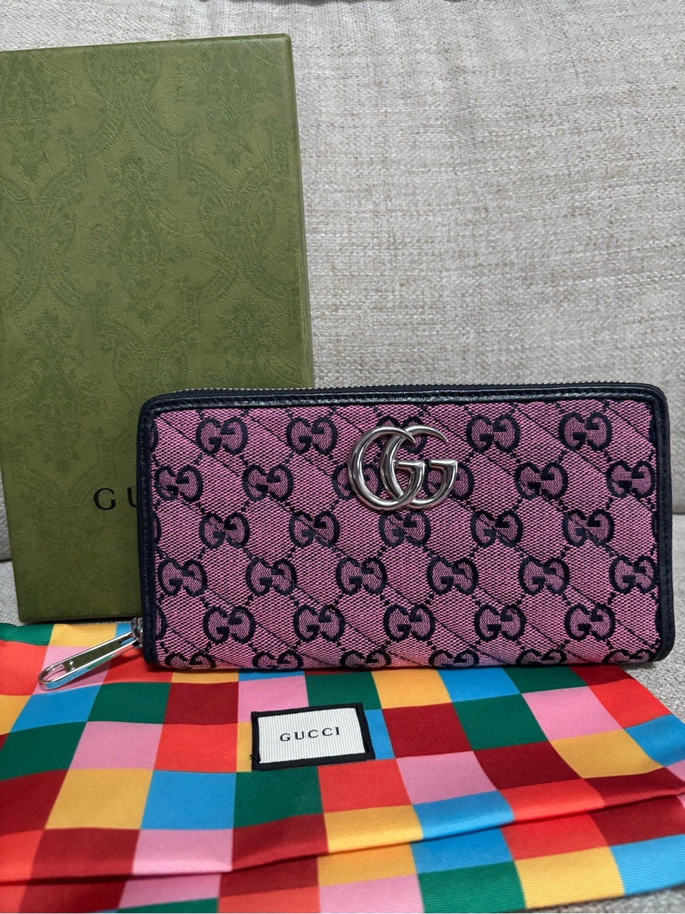 Gucci marmont GG Women’s pink And Navy Blue Supreme Zip Around Wallet